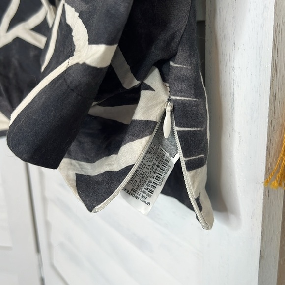 ZARA Cropped Sexy Short Sleeve Geometric Print Ivory Gray Summer Top Size Medium - Picture 10 of 11